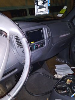 03 v6 f150 217on dash everyday driver automatic start tv deck and 2 12 under back seats 1500 obo