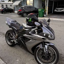2004 Yamaha YZF R1
