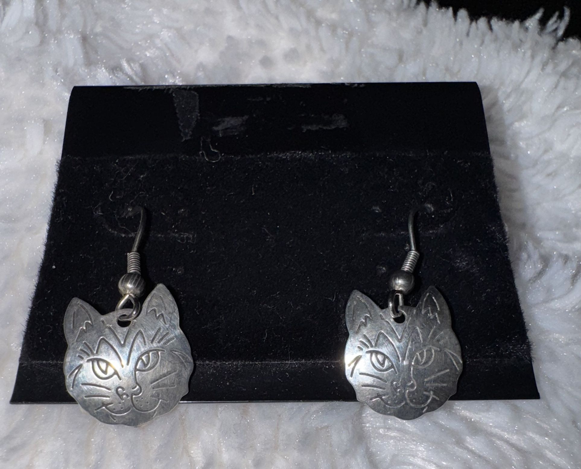 Vintage Pewter Cat Dangle Earrings