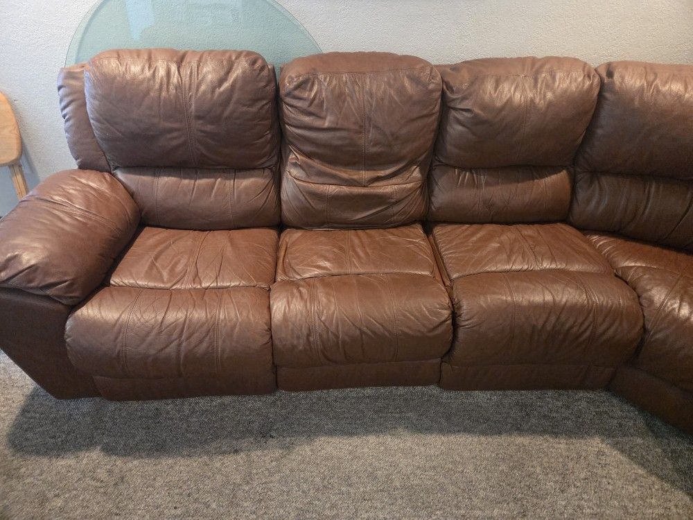 Large L-shape Sectional Couch W/Reclining Ends
