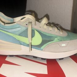 Women Nike Waffle One 