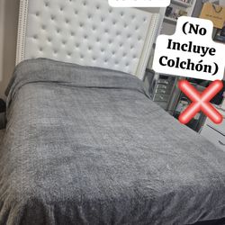 Se Vende Recamara Queen  Y Base.