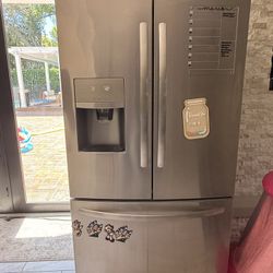 Frigidaire & Kenmore Appliance Set