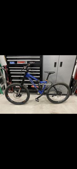 Kona Stinky Delux
