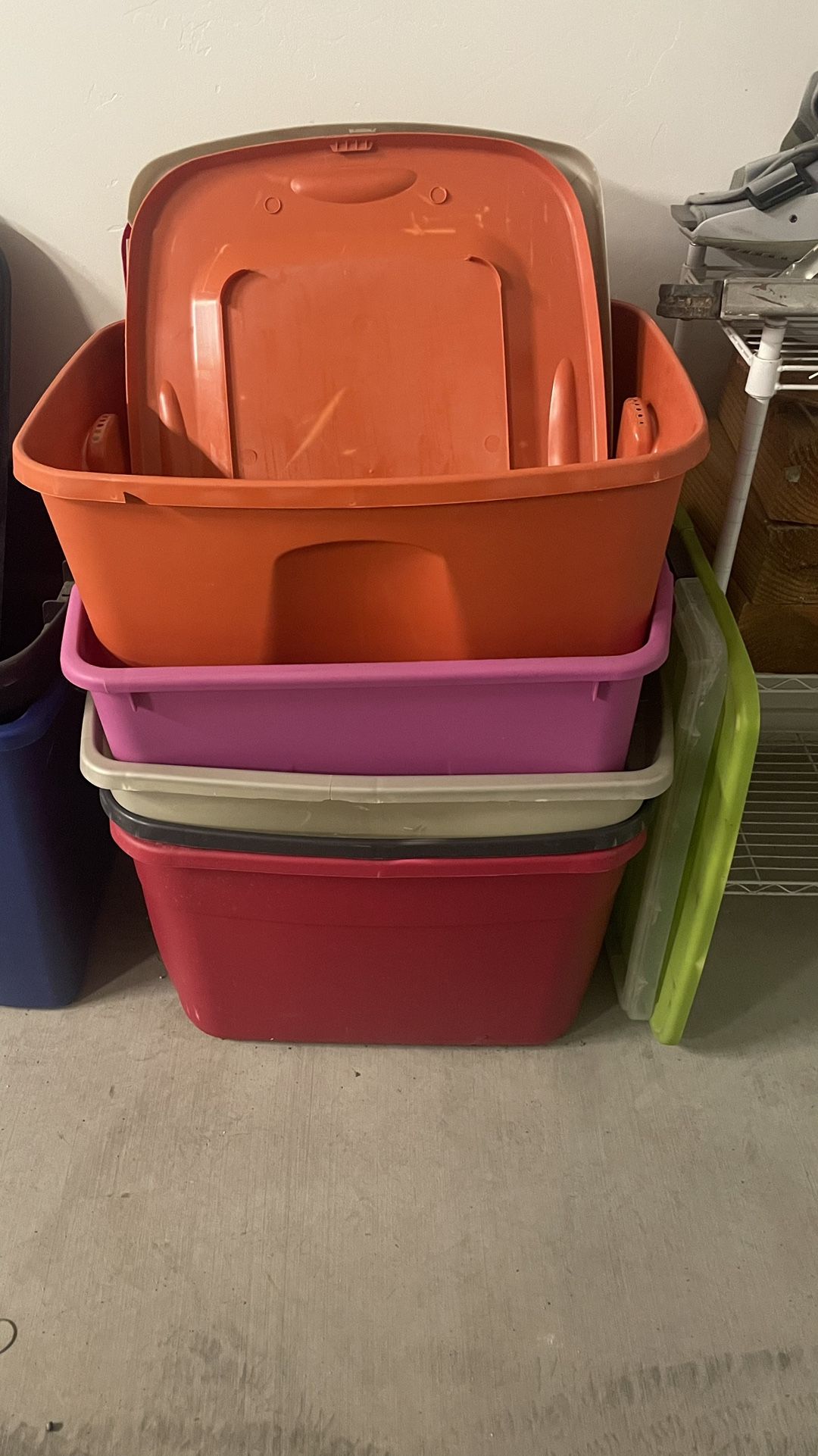 5 Moving Totes With Lids 