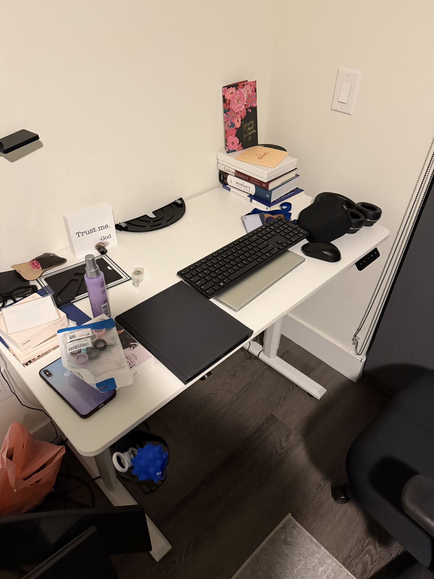 SALE! Selling This Electric Work Desk