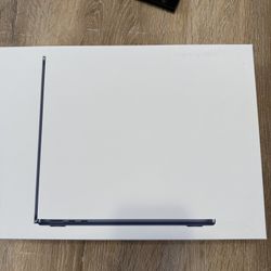 Apple - MacBook Air 13.6" Laptop, Apple M2 chip, Midnight, 8GB Memory, 256GB SSD