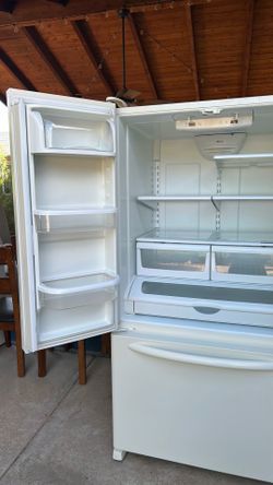 Refrigerator Kenmore Elite