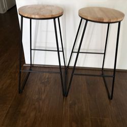 2 Barstools
