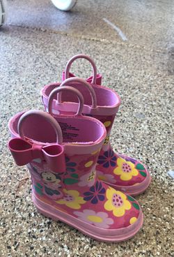 Minnie Mouse rain boots size 8 brand new