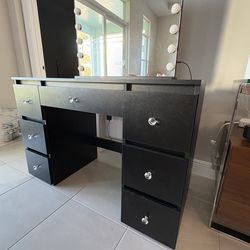 7 Drawer Vanity Table & Hollywood Style Makeup Mirror