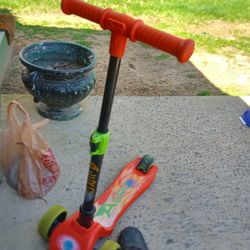 A E R O Three Wheel Scooter