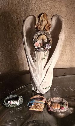 Angel With The Four Years Seasons