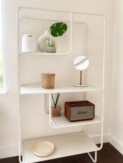 White freestanding shelf