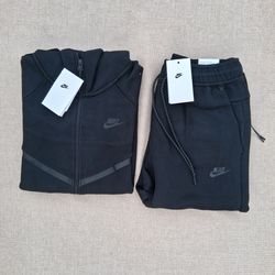 NIKE FLEECE TECH
