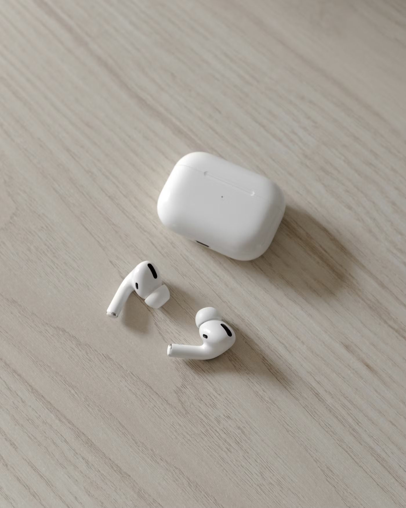 Apple Air Pods 2 Pro (Active Noise Cancellation)