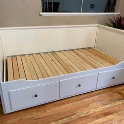 IKEA Hemnes twin day bed