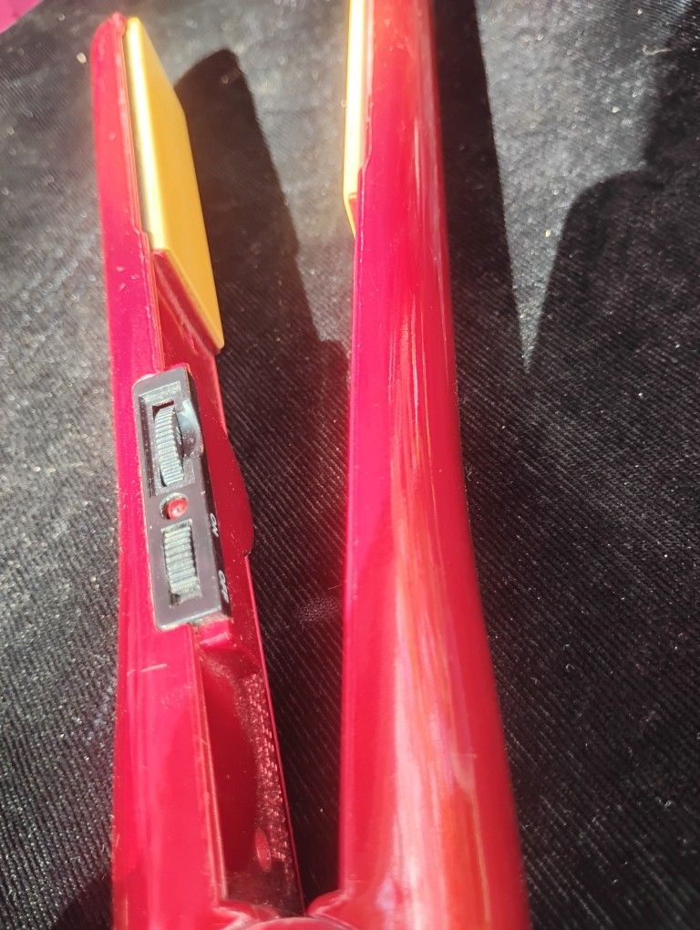 Hair Straightener – Compact & Travel-Friendly – $5