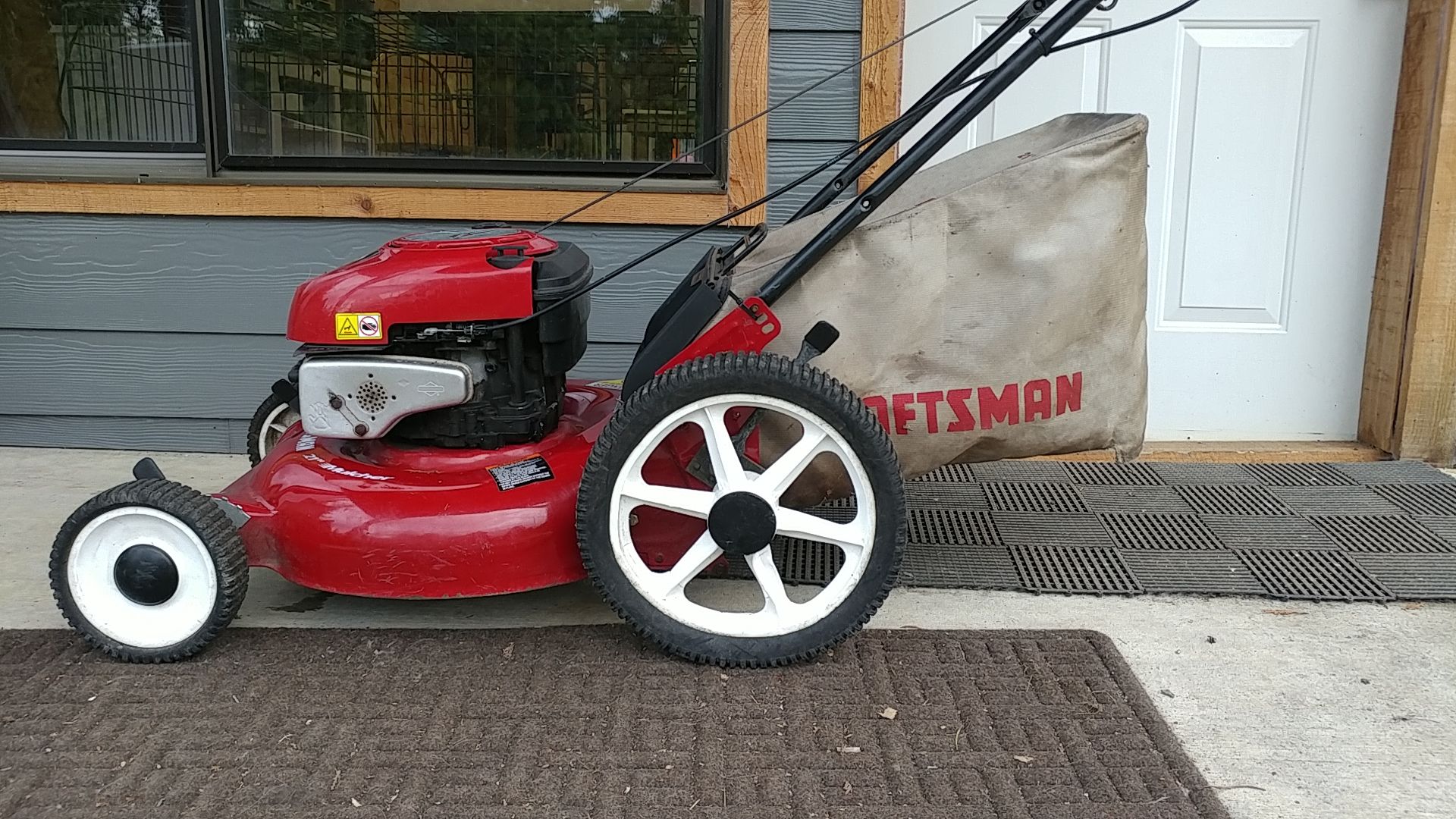 Lawn Mower, Craftsman 6.5 Horsepower. for Sale in Maple Valley, WA