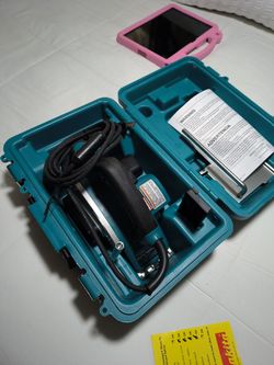 Makita corded planer.  Cepilladora eléctrica makita