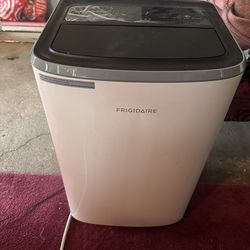 Frigidaire - 3-in-1 Portable Room Air Conditioner - White