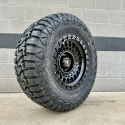 Jeep 17x9 Wheels & 33x12.50-17 Tires With Installation.
