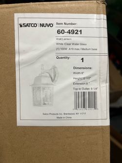 SATCO NUVO Banyan Outdoor Wall Lantern - Brand New in Box (White/Clear Water Glass)