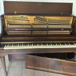 Antique Piano 