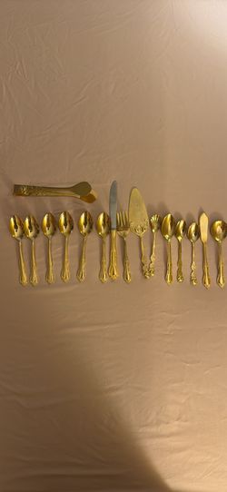 Gold Utensils (16 Piece)