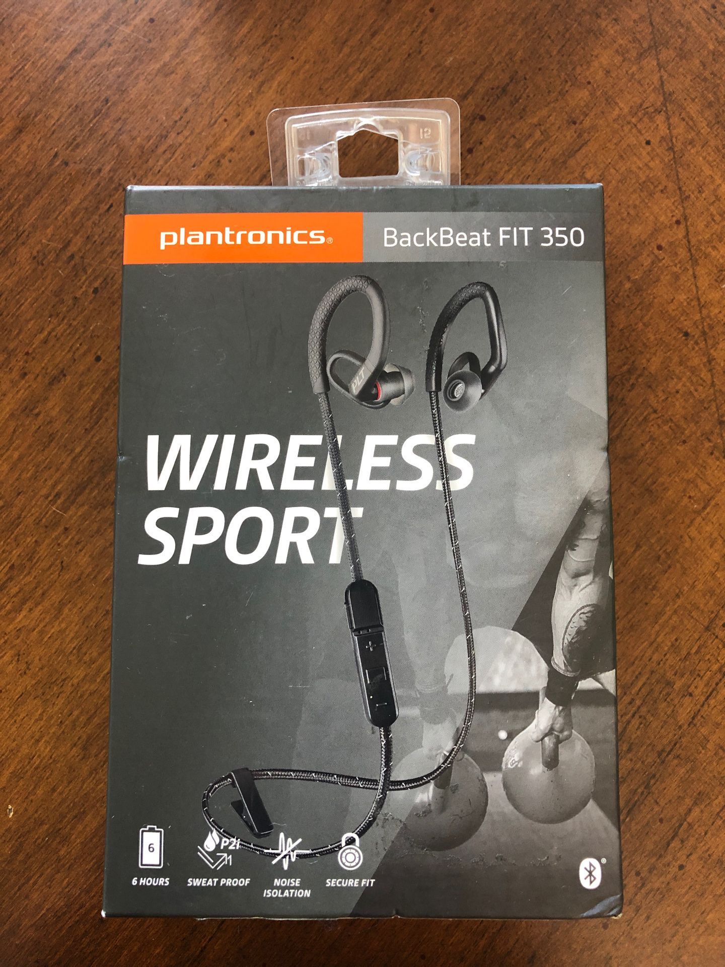 New wireless noise isolation sport headphones