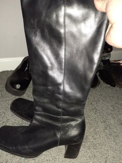 Black heeled boots 8.5