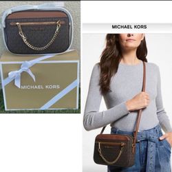 Michael Kors Purses, New in Gift Box/Bolsas MK Nuevas en Caja de Regalo