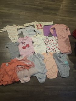 BABY GIRL CLOTHING (14 piece (size 0-3 months )