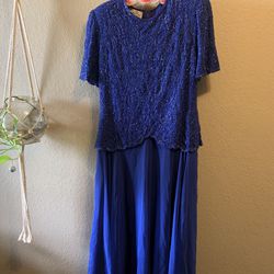 Elegant Sparkly Blue Dress Size large 
