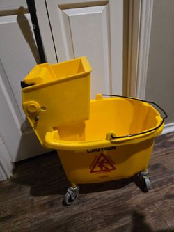 New mop bucket and wringer on wheels