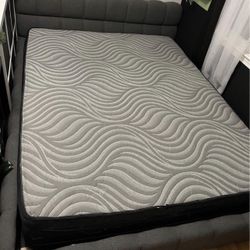 Queen Puffer Bed Frame (Mattress INCLUDED)