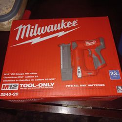 Milwaukee Pin Nail Gun