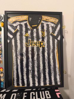 Wall Display Jersey Frame Storage Box/Case Lockable Rack 32"