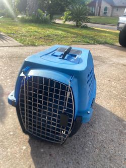 Blue Plastic Pet Travel Carrier Crate