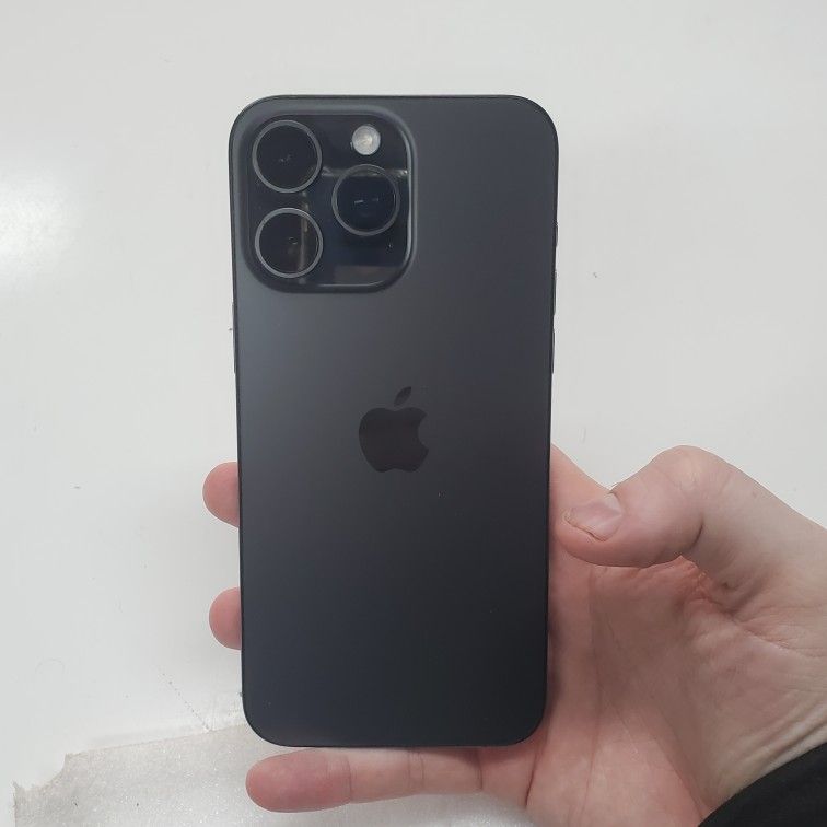 🚨 Best iPhone 15 Pro Max Deal – Just $649 or $1 to Grab It Today! Save $550 Instantly with 1-Year Warranty