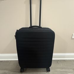 Brand New AWAY Medium Black Expandable Travel Luggage Suitcase Bag
