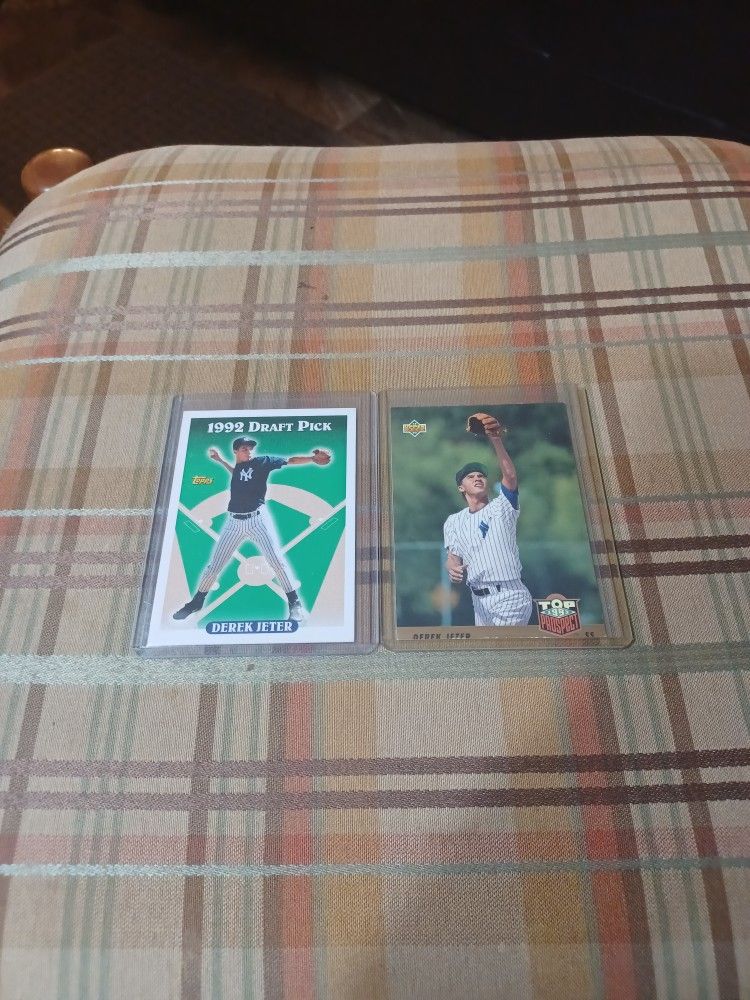 2 Derek Jeter Baseball Rookie Cards 