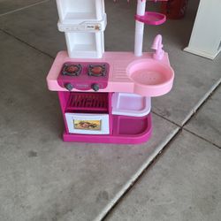 Small Plastic Kids Play Kitchen