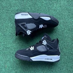 Jordan 4s (White thunder 4s) -7y