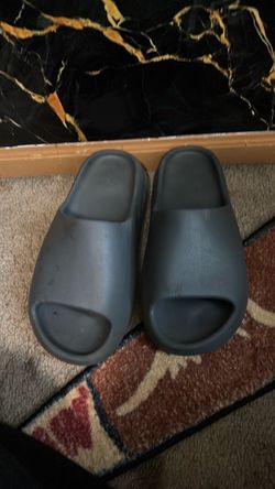 Yeezy slides size 11.5