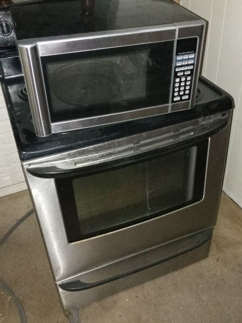 Stove And Microwave