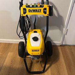 DEWALT PRESSURE WASHER 2400 PSI