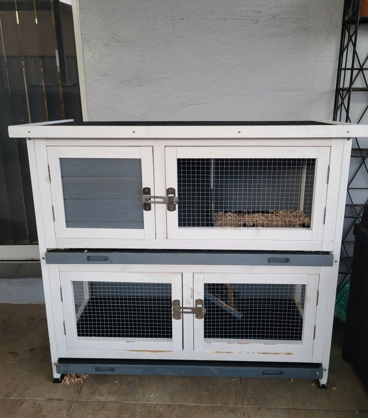 2 Story Rabbit Hutch