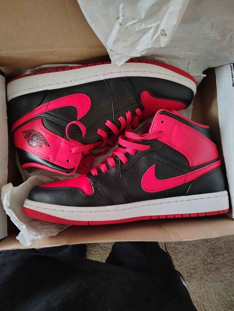 Jordan 1's Red Black & White