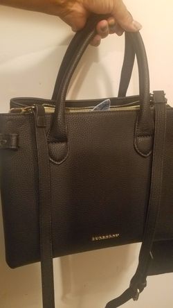 Meduimn mint sz blk bag yes its available pet smk free